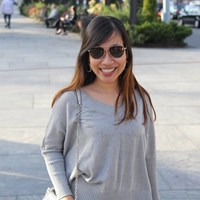 Chị An bán sỉ quần áo trẻ em tại chợ An Đông.