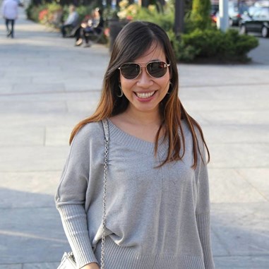 Chị An bán sỉ quần áo trẻ em tại chợ An Đông.